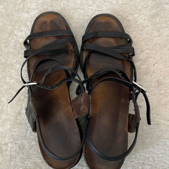 𝅺Naot Leather Sandals - Picture 6 of 7